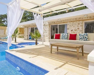 Kaş İslamlar'da Çekirdek Ailelere Uygun, Özel Havuzlu, Modern Villa - 1