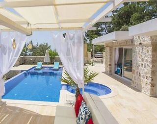 Kaş İslamlar'da Çekirdek Ailelere Uygun, Özel Havuzlu, Modern Villa - 2