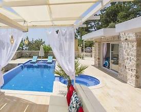 Kaş İslamlar'da Çekirdek Ailelere Uygun, Özel Havuzlu, Modern Villa - 2