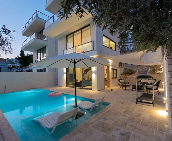 Kaş Kalkan'da Çekirdek Ailelere Uygun, Özel Havuzlu, Konforlu Villa - 1