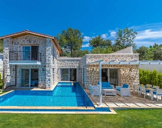 Kaş Üzümlü'de Geniş Ailelere Uygun, Özel Havuzlu, Konforlu Villa - 4