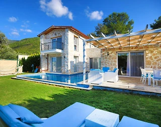 Kaş Üzümlü'de Geniş Ailelere Uygun, Özel Havuzlu, Konforlu Villa - 3