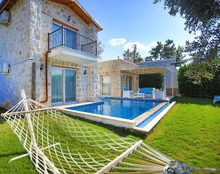 Kaş Üzümlü'de Geniş Ailelere Uygun, Özel Havuzlu, Konforlu Villa - 5