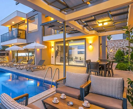 Kaş Kalkan'da Balayı Çiftlerine Uygun, Özel Havuzlu, Konforlu Villa - 1