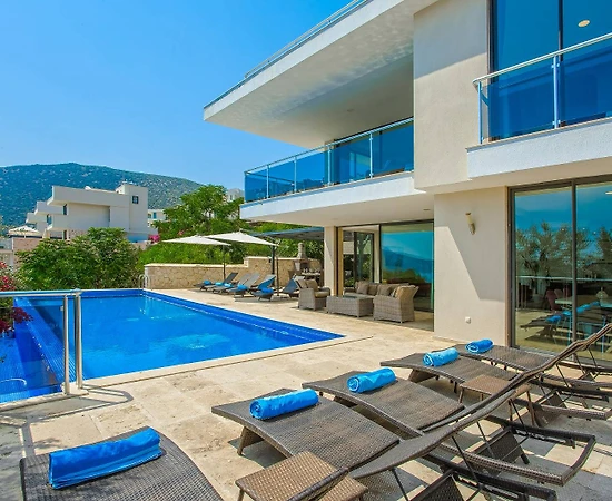 Kaş Kalkan'da Benzersiz Deniz Manzaralı, Özel Havuzlu, Geniş Villa - 1