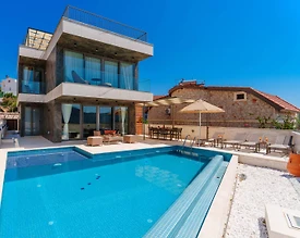 Kaş Kalkan'da Enfes Deniz Manzaralı, Özel Havuzlu, İkiz Villa - 2