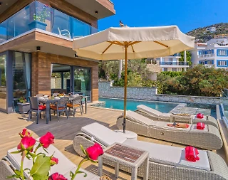  Kaş Kalkan'da Deniz Manzaralı, Isıtmalı Havuzlu, Görkemli Villa - 2