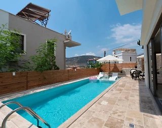 Kaş Kalkan'da Enfes Deniz Manzaralı, Özel Havuzlu, Merkezi Villa - 1