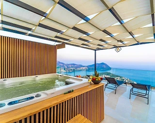 Kaş Kalkan'da Deniz Manzaralı, Modern Tasarımlı, Konforlu Villa - 1