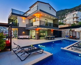 Kaş Kalkan'da Deniz Manzaralı, Özel Havuzlu, Jakuzili, Ferah Villa - 2
