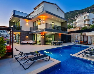Kaş Kalkan'da Deniz Manzaralı, Özel Havuzlu, Jakuzili, Ferah Villa - 2
