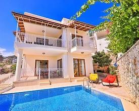 Kaş Kalkan'da Deniz Manzaralı, Özel Havuzlu, Kiralık Merkezi Villa - 2