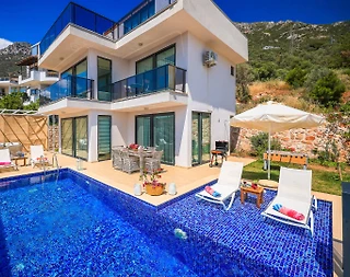 Kaş Kalkan'da Merkezi Konumda, Özel Havuzlu, Kiralık Villa - 1
