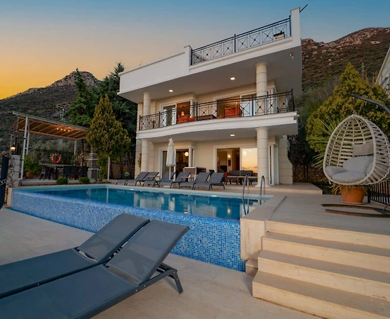 Kaş Kalkan'da Deniz Manzaralı, Özel Havuzlu, Konforlu Villa - 1