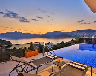 Kaş Kalkan'da Deniz Manzaralı, Sonsuzluk Havuzlu, Lüks Villa - 1