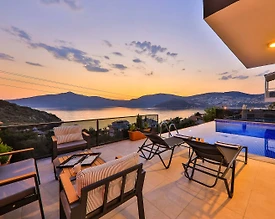 Kaş Kalkan'da Deniz Manzaralı, Sonsuzluk Havuzlu, Lüks Villa - 3