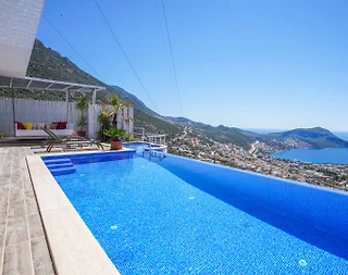 Kaş İslamlar'da Deniz Manzaralı, Sonsuzluk Havuzlu, Nezih Villa - 1