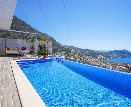 Kaş İslamlar'da Deniz Manzaralı, Sonsuzluk Havuzlu, Nezih Villa - 1