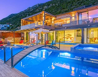 Kaş Bezirgan'da Deniz ve Doğa Manzaralı, Özel Havuzlu, Jakuzili Villa - 1