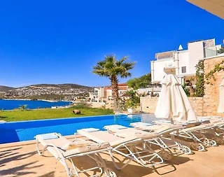 Kaş Kalkan'da Denize Sıfır Konumda, Özel Havuzlu, Görkemli Villa - 4