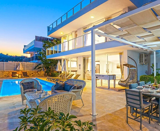 Kaş Kalkan'da Denize Yakın, Kalabalık Aileler İçin Uygun, Şık Villa - 1