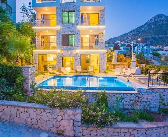 Kaş Kalkan'da Denize Yakın, Özel Havuzlu, Modern Tasarımlı Villa - 1