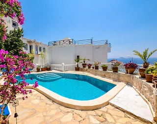Kaş Kalkan'da Denize Yakın, Özel Havuzlu, 4+1 Konforlu Villa - 4