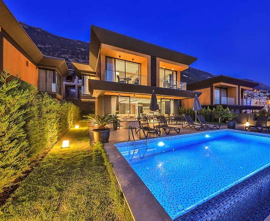 Kaş Kalkan'da Denize Yakın, Özel Havuzlu, Merkezi Villa - 1