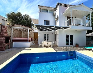 Kaş Kalkan'da Denize Yakın, Özel Havuzlu, Merkezi Villa - 1