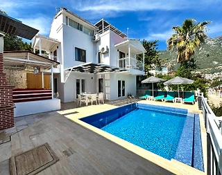 Kaş Kalkan'da Denize Yakın, Özel Havuzlu, Merkezi Villa - 2