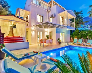 Kaş Kalkan'da Denize Yakın, Özel Havuzlu, Merkezi Villa - 1