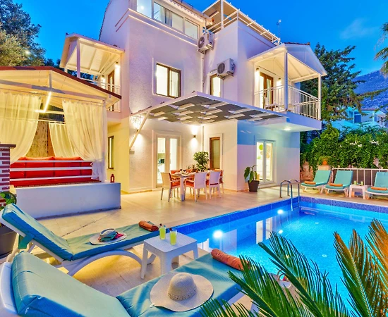 Kaş Kalkan'da Denize Yakın, Özel Havuzlu, Merkezi Villa - 1