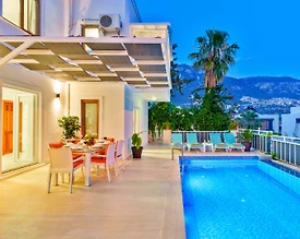 Kaş Kalkan'da Denize Yakın, Özel Havuzlu, Merkezi Villa - 3