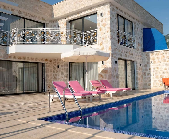 Kaş İslamlar'da Doğa İle İç İçe, Özel Havuzlu, Otantik Villa - 1