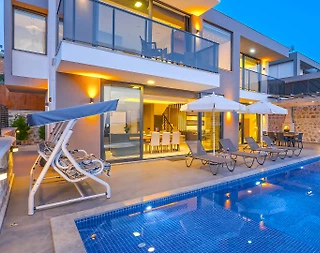 Kaş Kalkan'da Doğa İle İç İçe, Özel Havuzlu, Kiralık Villa - 1