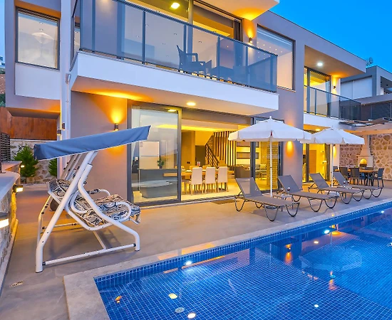 Kaş Kalkan'da Doğa İle İç İçe, Özel Havuzlu, Kiralık Villa - 1