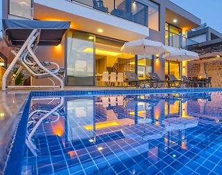 Kaş Kalkan'da Doğa İle İç İçe, Özel Havuzlu, Kiralık Villa - 2
