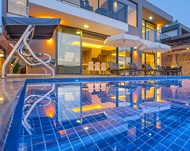 Kaş Kalkan'da Doğa İle İç İçe, Özel Havuzlu, Kiralık Villa - 2