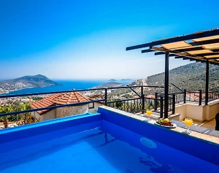 Kaş Kalkan'da Doğa Manzaralı, Özel Havuzlu, Konforlu Suit - 1
