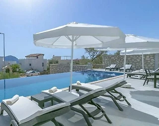 Kaş Kalkan'da Doğa Manzaralı, Özel Havuzlu, Lüks Villa  - 2