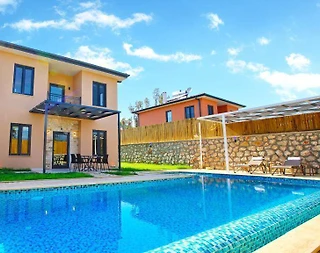 Kaş Gelemiş'te Elverişli Konumda, Özel Havuzlu, Bahçeli Villa - 1