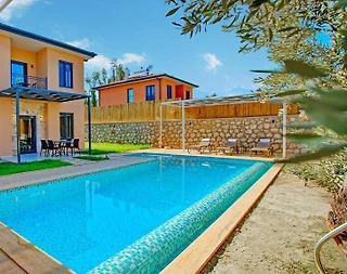 Kaş Gelemiş'te Elverişli Konumda, Özel Havuzlu, Bahçeli Villa - 2