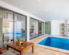 Kaş İslamlar'da Elverişli Konumda, Özel Havuzlu, Konforlu Villa - 2