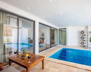 Kaş İslamlar'da Elverişli Konumda, Özel Havuzlu, Konforlu Villa - 2