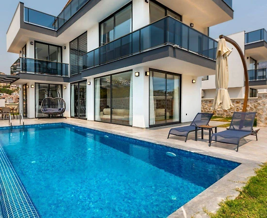 Kaş Kalkan'da Elverişli Konumda, Özel Havuzlu, Konforlu Villa - 1