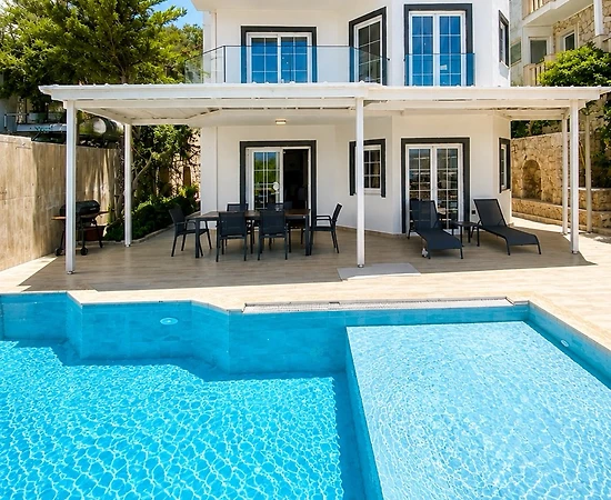 Kaş Kalkan'da Enfes Deniz Manzaralı, 8 Kişilik, Konforlu Villa - 1