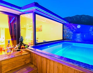 Kaş Kalkan'da Enfes Deniz Manzaralı, Jakuzili, 4 Kişilik, Kiralık Suit - 2
