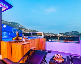 Kaş Kalkan'da Enfes Deniz Manzaralı, Jakuzili, 4 Kişilik, Kiralık Suit - 4