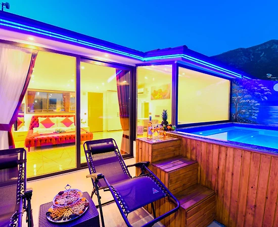 Kaş Kalkan'da Enfes Deniz Manzaralı, Jakuzili, 4 Kişilik, Kiralık Suit - 1