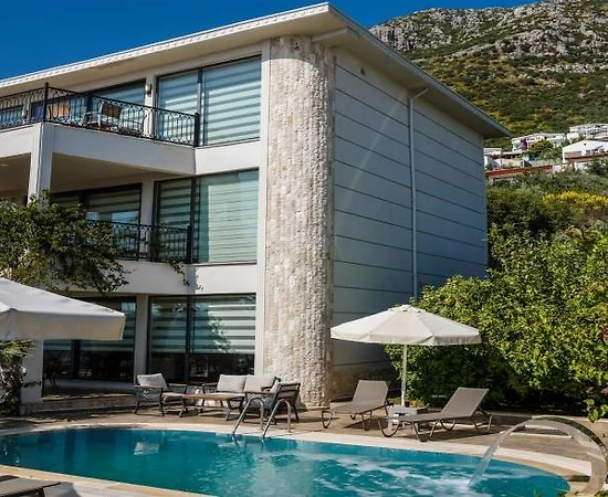 Kaş Bezirgan'da Muhteşem Deniz Manzaralı, Özel Havuzlu, Lüks Villa - 1